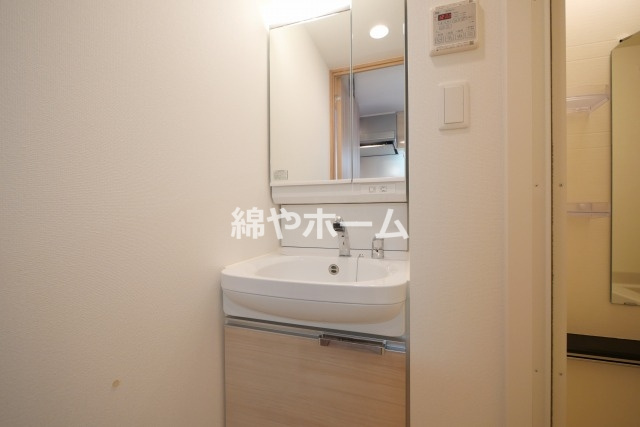 ララプレイス　玉造　オーブの洗面所|スペースが確保できる洗面所です