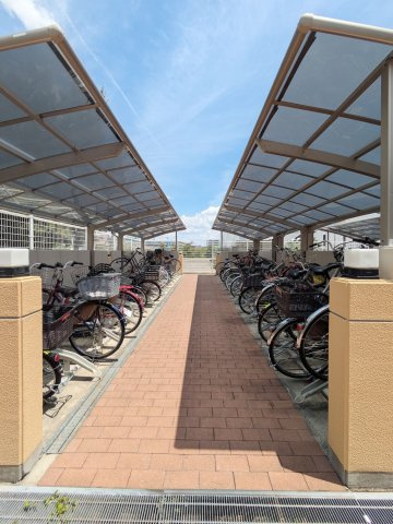 芦屋ハイタウンの駐輪場