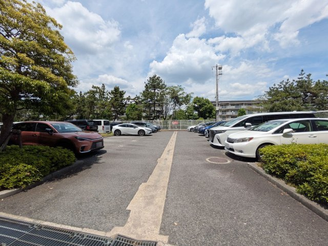 芦屋ハイタウンの駐車場