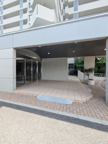 芦屋ハイタウンのエントランス
