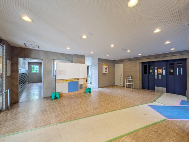 芦屋ハイタウンのエントランス
