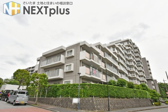 パーク上尾弐番館の外観|JR高崎線『上尾駅』徒歩7分！都内まで乗り換え不要、快速列車も停車するので、通勤通学に便利です☆彡近隣にはスーパー・コンビニ・ドラックストアがありどれも徒歩10分圏内ですので毎日のお買い物も便利です！