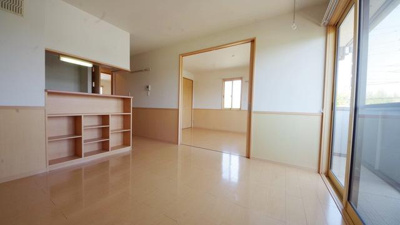 【居間・リビング】 | アメニティ志木 | ゆったりとしたリビングです