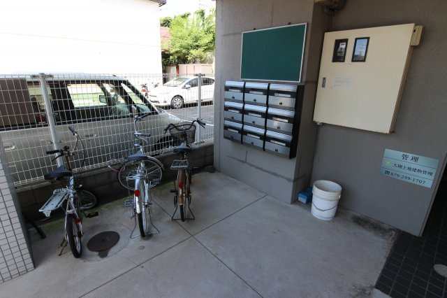 リアライズ塩屋のエントランス