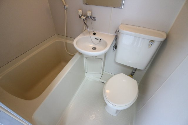 リアライズ塩屋の浴室