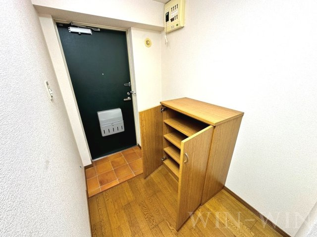 ピエール・ノーヴァの玄関