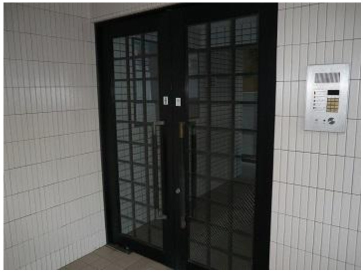 エヴェナール高円寺Ⅲのエントランス