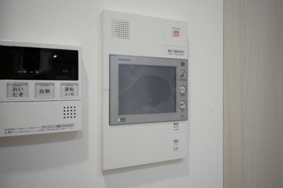 【セキュリティ】 | STANDZ新大阪 | モニター付きインターホンです