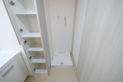 【設備】 | STANDZ新大阪 | 洗濯機置き場です