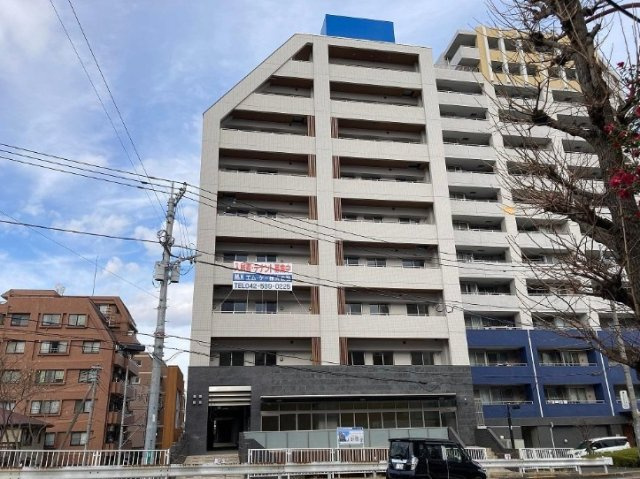 日河出口ビル（ニッカデグチビル）の外観