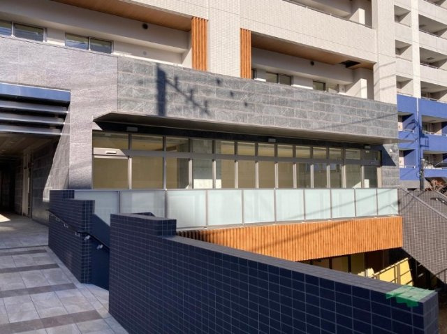 日河出口ビル（ニッカデグチビル）の外観