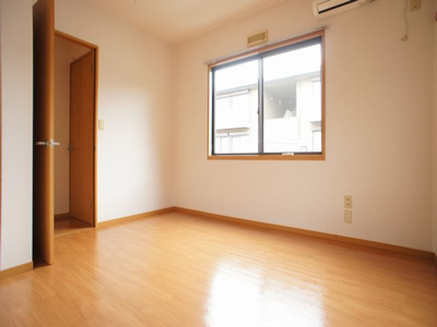 【収納】 | レジデンス・ノヴァＢ | 充実収納付きの北側洋間です♪