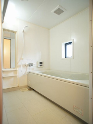 【浴室】 | レジデンス・ノヴァＢ | 浴槽広々‼追い焚き機能付きです♪
