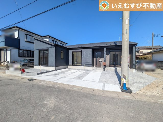 GRAFARE　行田市矢場の駐車場|2台駐車可能なスペース完備
しっかり舗装してある駐車スペースで天気が悪く足元が悪い日でも乗り降りしやすい♪