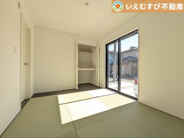 GRAFARE　行田市矢場の和室|すぐ横になれる和室は、みんながほっと一息つける空間
ちょっとした休憩や来客時、お子様のお世話にも大活躍しそうですね♪