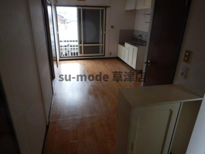 【居間・リビング】 | ハイツ大沢 | こちらの居間で趣味の時間をお楽しみください