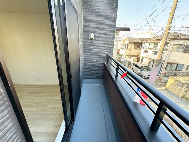 【バルコニー】 | 富士見市上沢1丁目　新築一戸建住宅　全1棟　(ふじみ野店) | 南東向きの風通しの良いバルコニーです。