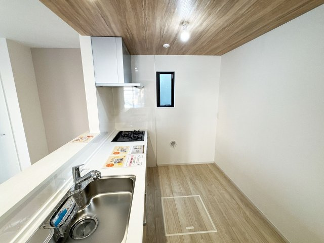 【キッチン】 | 富士見市上沢1丁目　新築一戸建住宅　全1棟　(ふじみ野店) | 食洗器、オールインワン浄水器付きの便利なシステムキッチン！