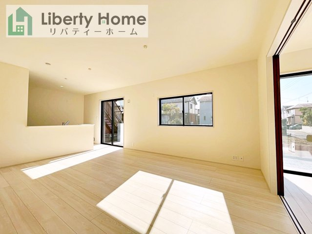 小美玉市清風台団地5期　新築戸建の居間・リビング