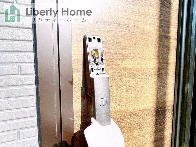 小美玉市清風台団地5期　新築戸建の玄関