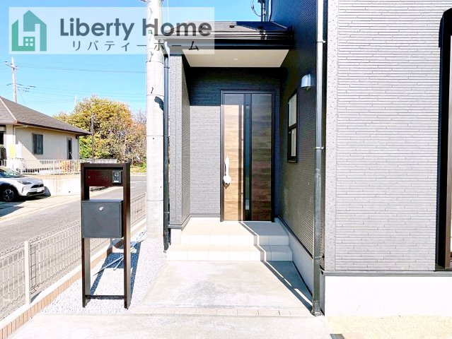 小美玉市清風台団地5期　新築戸建のエントランス