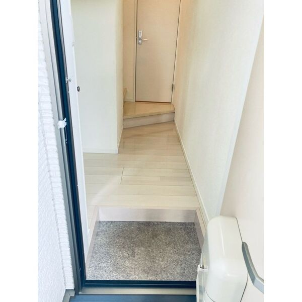 メゾン シュシュの玄関