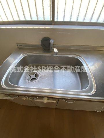 菱江1丁目中古戸建のキッチン|シンクは洗い物をするのに十分なスペースです！