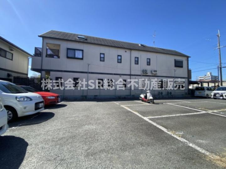 菱江1丁目中古戸建の展望|家の目の前は月極駐車場です。お車2台の所有の方にも安心です！