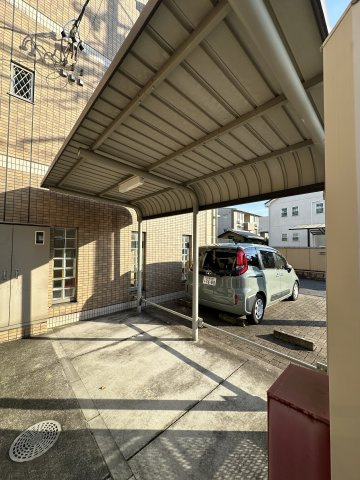 スマイルガーデンの駐車場