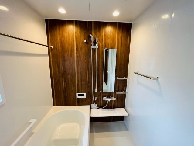 第1期の浴室|〇3号棟　浴室〇
浴室乾燥機付き！1坪タイプなのでゆったり入って疲れを癒すことができます♪
2025年10月撮影