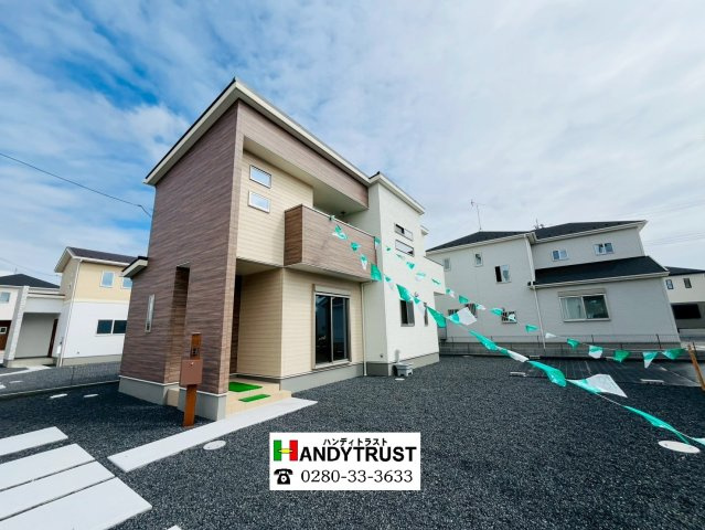 第1期の外観|〇3号棟　外観写真〇
陽当たり良好！ワークスペース付き、収納豊富な間取りです♪ぜひ、お気軽にお問い合わせください（＾＾）
2025年10月撮影