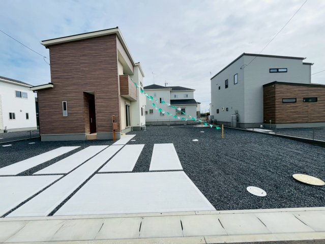 第1期の駐車場|並列2台駐車可能！
2025年10月撮影