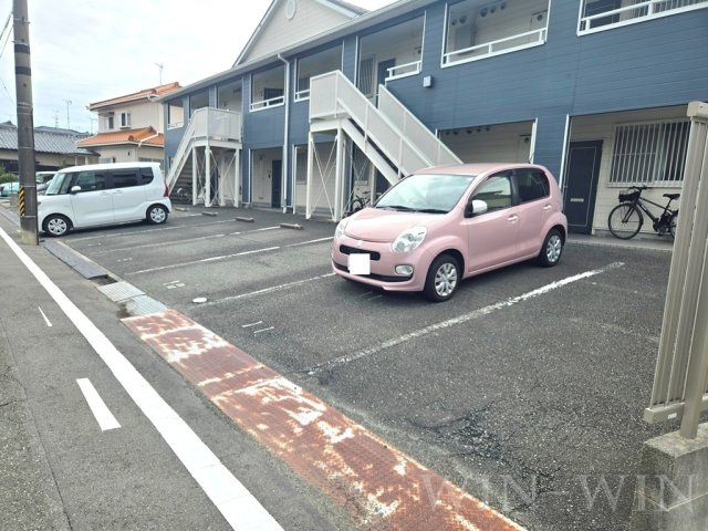 ミューズイン北山の駐車場