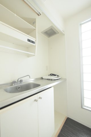 セシルタワーのキッチン|※写真は別の部屋のものです。