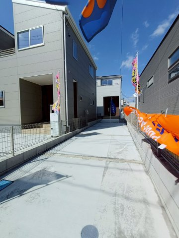 三郷市　戸ケ崎3丁目　新築戸建　全10棟の駐車場|施工例です