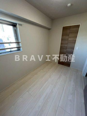 シスネ難波宮 BRAVI不動産の洋室