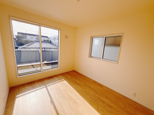 宇都宮市六道町 2期 全3棟の独立洗面台|〇1号棟　洗面化粧台〇
洗練されたデザインが自慢♪清潔感を保ちやすいフルフラットカウンターです。
※2026年2月撮影