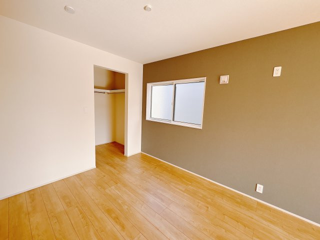 宇都宮市六道町 2期 全3棟の浴室|〇1号棟　浴室〇
お子様や年配の方にも負担のかからないデザインのエコベンチ浴槽と浴室暖房換気乾燥機付きです。毎日の疲れを洗い流すバスルームは心地よいリラクゼーション空間です。
※2026年2月撮影