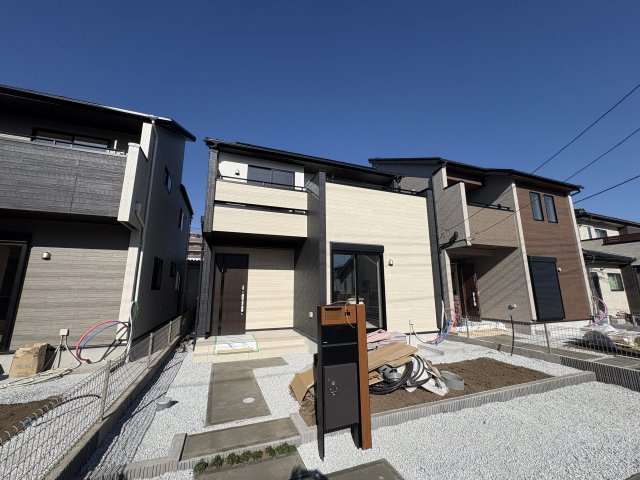 宇都宮市六道町 2期 全3棟のその他|〇2号棟〇
将来の家族構成の変化に対応できるよう間仕切りを追加できる仕様です！
お子様が小さな頃は広めの寝室に大きめのベッドで皆で過ごして、大きくなったら間仕切って子供部屋に♪
※2025年12月撮影