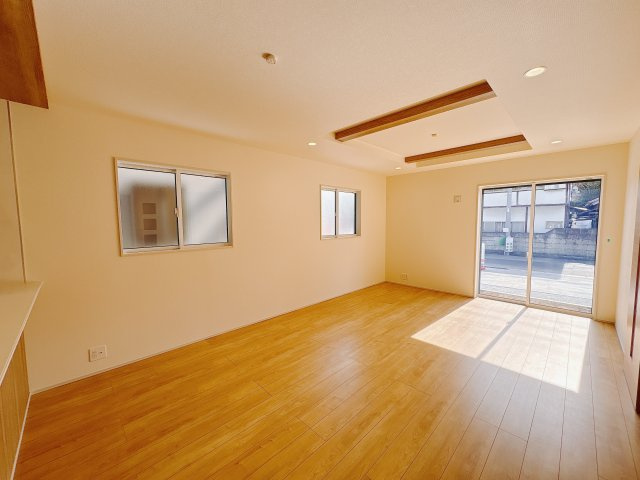 宇都宮市六道町 2期 全3棟の収納|〇2号棟　マルチエントランス〇
土間スペースとリビングに一体感を持たせ、多様化するニーズに適応する半屋外空間をご提供♪DIY、アウトドア以外にもテレワーク空間としても♪
※2026年2月撮影