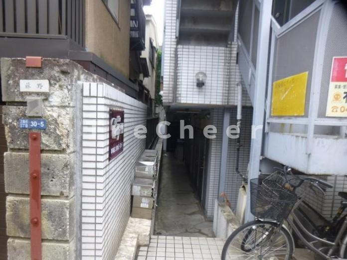 アクアレジデンス中井のエントランス