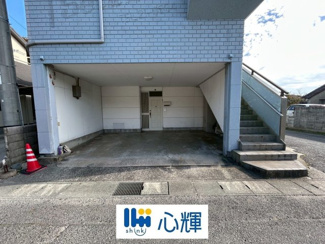 【玄関】 | 宇部市岬町三丁目中古住宅／2階建（1F居宅・2F事務所）