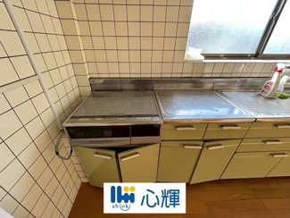 【キッチン】 | 宇部市岬町三丁目中古住宅／2階建（1F居宅・2F事務所） | IHクッキングヒーターです。