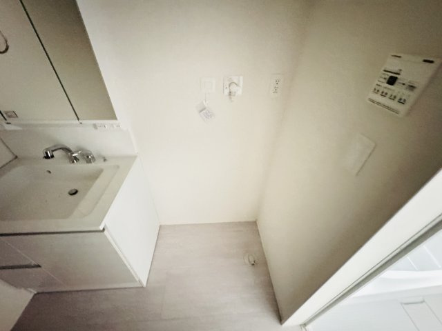 松戸市上矢切新築戸建【南部小学校：10分】のランドリースペース|洗濯機置き場・乾燥機用ガス栓つき