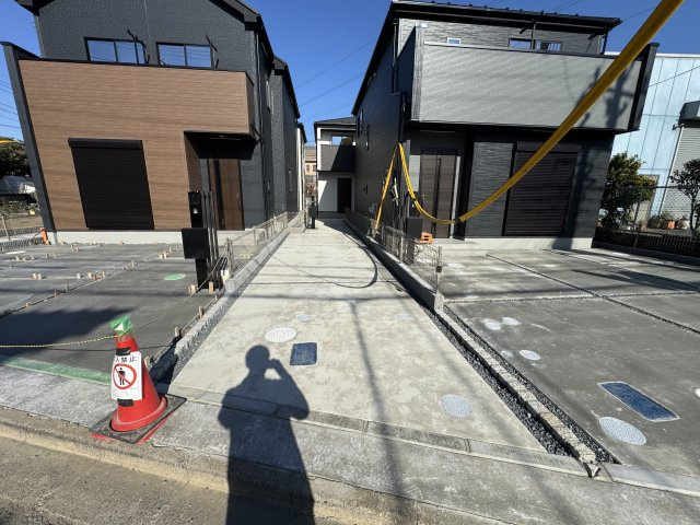 松戸市上矢切新築戸建【南部小学校：10分】の駐車場|3号棟駐車スペース・縦列2台駐車可