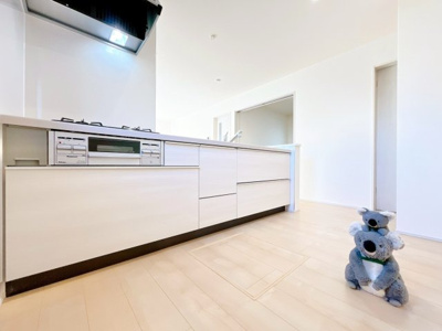 【キッチン】 | 高崎市石原町　新築住宅 | 家族でクッキング。皆で楽しく作るお料理は愛情たっぷりのごちそうに。キッチンで過ごす家族時間はプライスレス。