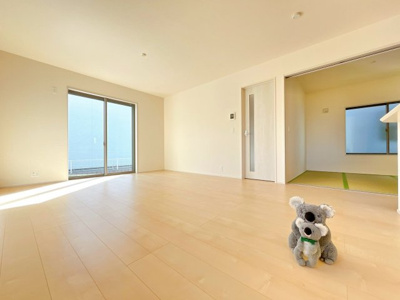 【居間・リビング】 | 高崎市石原町　新築住宅 | 気がづけば家族が集まって楽しい会話と食事が始まる。皆で笑って過ごす幸せ溢れるリビング。