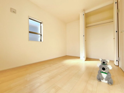 【洋室】 | 高崎市石原町　新築住宅 | 広さはお子様の勉強部屋にも適した広さ！
勉強机や本棚などの家具を置いてもフリースペースも確保することができます。