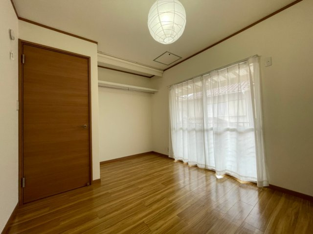 明石市東野町貸家の居間・リビング