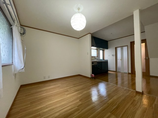 明石市東野町貸家の居間・リビング